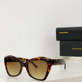 Picture of Balenciga Sunglasses _SKUfw54107502fw